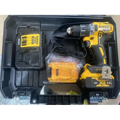 DeWALT DCD791P2 Aku WKRĘTARKA 70Nm TsTAK 18V/2x5,0Ah)