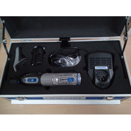 PRZECENA! DREMEL 8220 Multiszlifierka z osprzętem (65szt.) 8220-5/65 F0138220JK