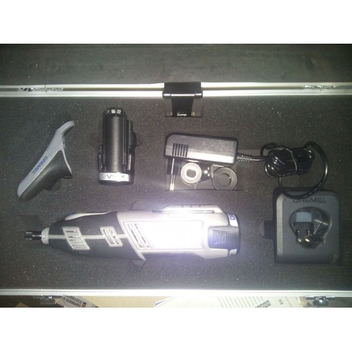 PRZECENA!!! DREMEL 8220 Multiszlifierka z osprzętem (65szt) 8220-5/65 F0138220JK