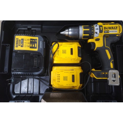 DeWALT akumulatorowa kompaktowa wiertarko-wkrętarka z udarem XR 18V Li-Ion 2x2,0Ah DCD795D