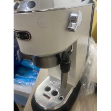 WYPRZEDAŻ DeLonghi Dedica Style EC 685.W UŻYWANY, PO SERWISIE, USZKODZONE OPAKOWANIE